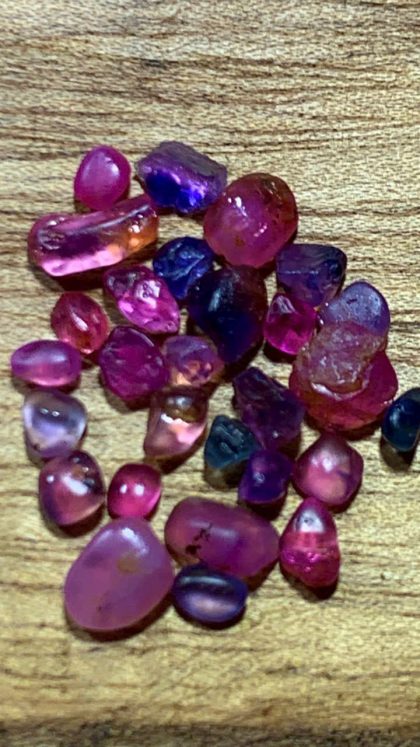 Lô đá thô Ruby & Sapphire đa sắc