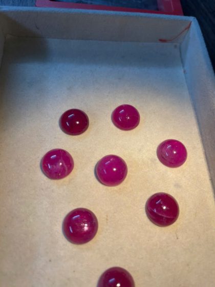 Ruby cabochon tròn (bộ ~8 viên)