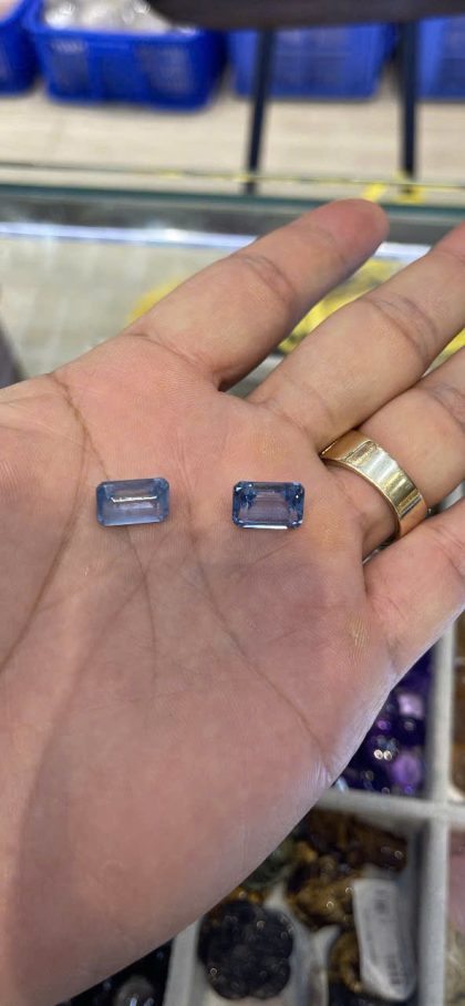Sapphire xanh lam mài giác (2 viên)